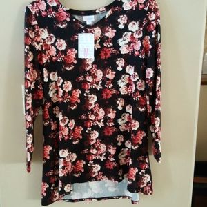 Lularoe Elizabeth top. NWT.